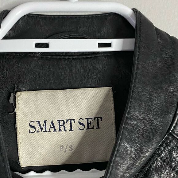 Smart Set Women's Black Faux Leather Full Zip Quilted Biker Jacket - Picture 8 of 8